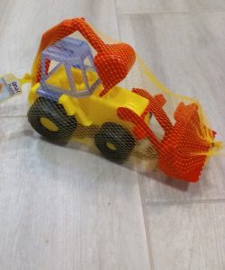 Traktor sa kasikom 30*13*20cm