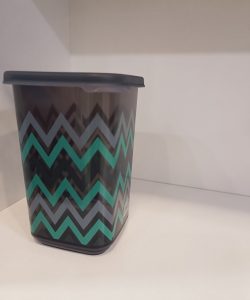 Plasticna Kutija sa poklopcem 1,1L